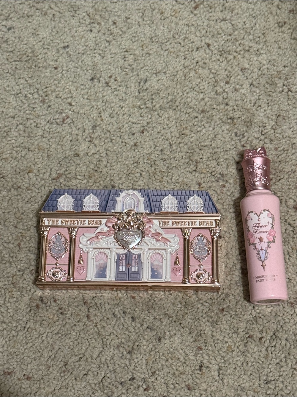 Flower Knows Sweatie Bear eyeshadow pallet in Stawberry milk and Midsummer